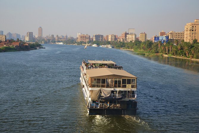 Dinner Nile cruse in Cairo at Night - Cairo’s Lights From the River