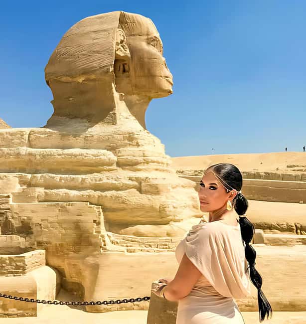 Discover Cairo: Pyramids, Museum & Sphinx Tour from Hurghada - Sphinx and Valley Temple: smaller scale, big symbolism