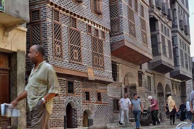 Discover The Historical Mosques In Cairo - What the private transport adds