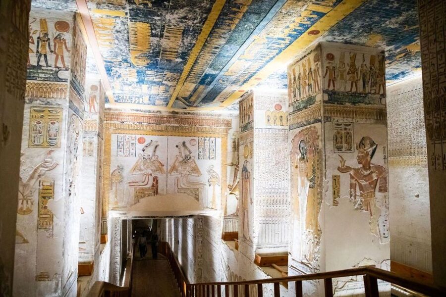 From Aswan: 4-Day Nile Cruise from Aswan to Luxor with Guide - Guides, vehicles, and communication