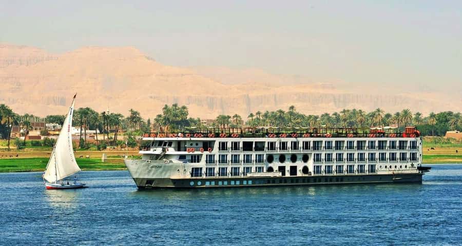 From Aswan: 4-Days 3-Night Nile Cruise with Hot Air Balloon - Day 3: Edfu and the long sail to Luxor