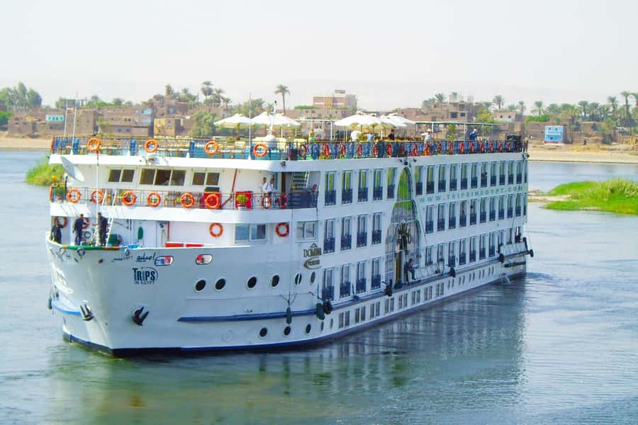 From Aswan: 5-Day Nile Cruise to Luxor with Hot Air Balloon - Private guiding, language, and pace