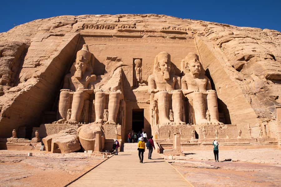 From Cairo: 2-Day Abu Simbel & Luxor Tour - Guides, languages, and the private-group advantage