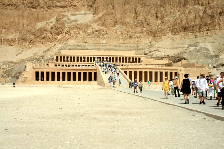 From Cairo: 4-Day Nile Cruise from Aswan to Luxor with Meals - Day four: Luxor’s tombs, temples, and giant statues