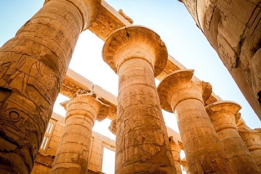 From Cairo: 5-Day Egypt Highlights Private Tour with Flights - Day three: Edfu by carriage and Kom Ombo at sunset