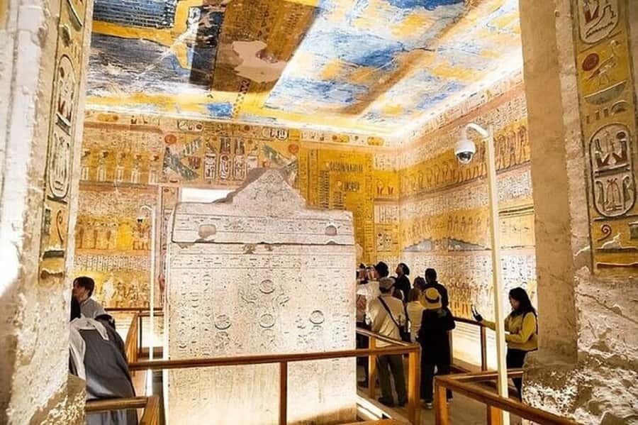 From Cairo: 5-Day Egypt Highlights Private Tour with Flights - Day one: Giza and the Egyptian Museum before Luxor