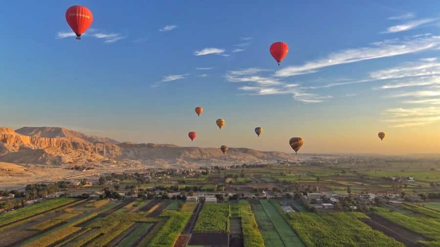 From Cairo: Luxor & Hot Air Balloon Private Trip by Plane - The flight from Cairo and the short Luxor night