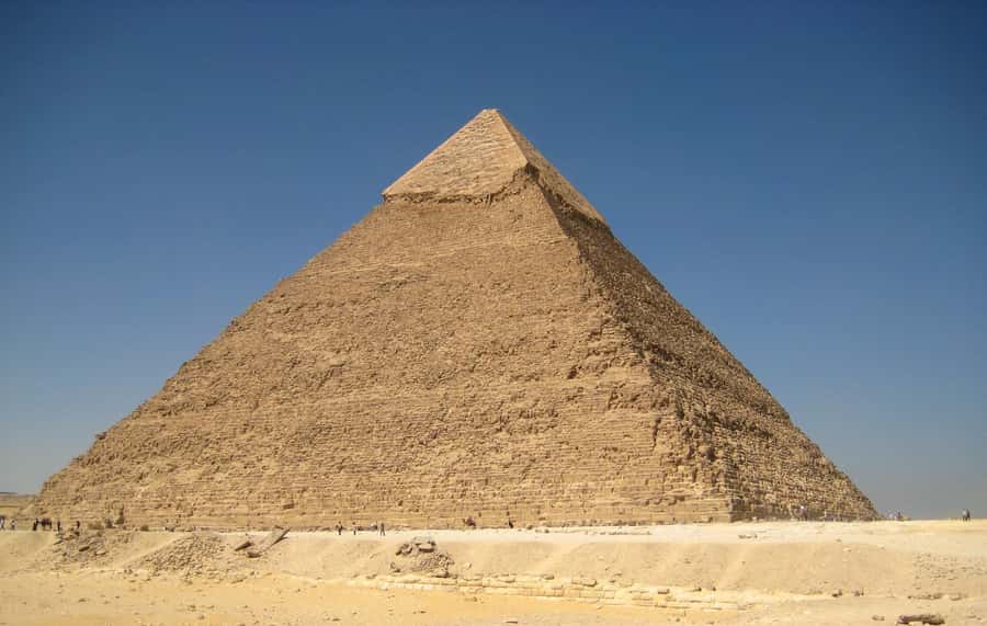 From Cairo or Giza: Giza Pyramids and Sphinx Private Tour - Seeing all three pyramids in one clear sweep