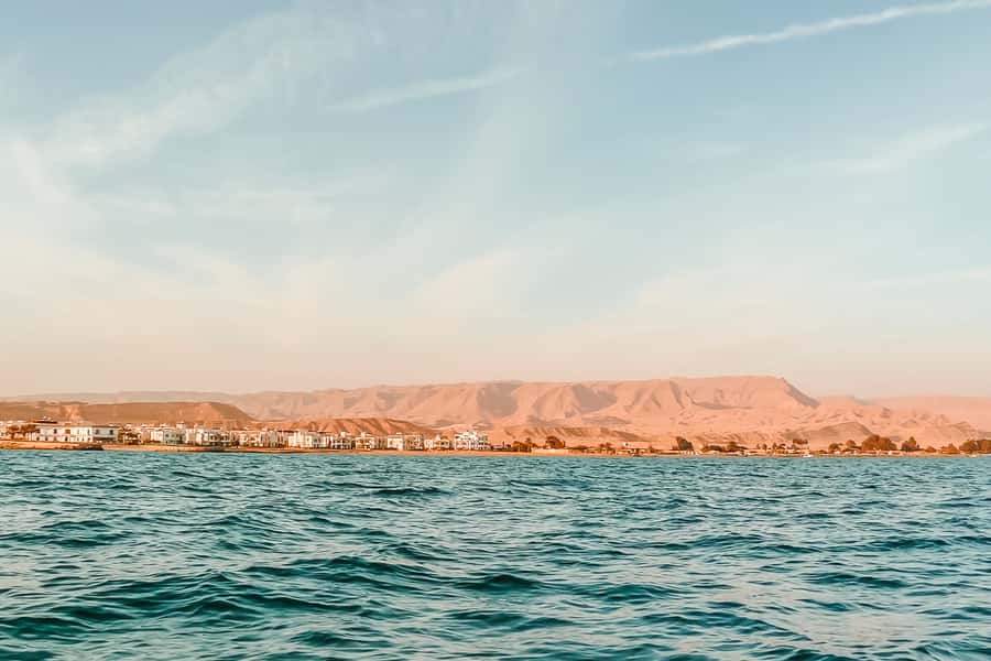 From Cairo: Red Sea Full-Day Trip with Optional Jet Ski Ride - A quiet beach, loungers, and Red Sea water