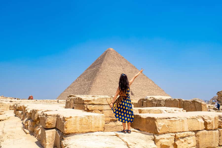 From Hurghada: Grand Egyptian Museum Pyramids Cairo Day Trip - The Sphinx and Valley Temple in a compact visit