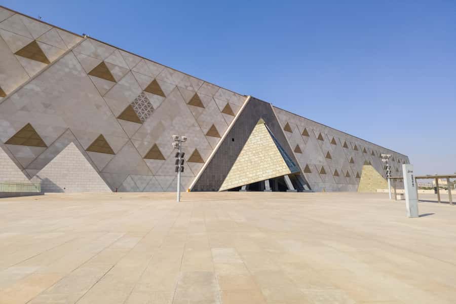 From Hurghada: Grand Egyptian Museum Pyramids Cairo Day Trip - Two hours at the Grand Egyptian Museum