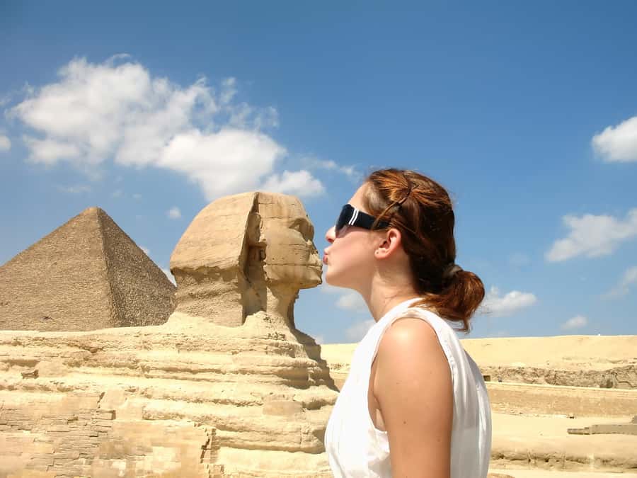 From Hurghada: Grand Egyptian Museum Pyramids Cairo Day Trip - The 2 AM start and six-hour road journey