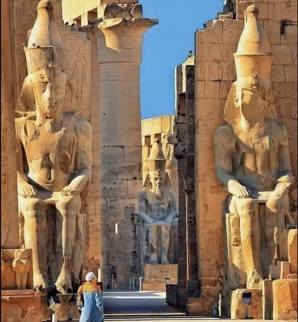 From Hurghada: Luxor Private Guided Day Tour with Lunch - Lunch between the east and west banks