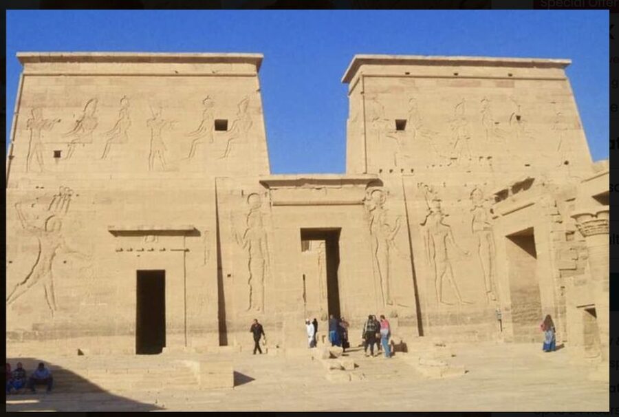 From Hurghada: Luxor Private Guided Day Tour with Lunch - Hatshepsut’s temple beneath the cliffs