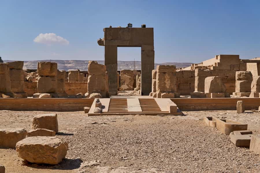 From Luxor: Day Trip to Dendera & Abydos Temples with Guide - Abydos and the Temple of Seti I