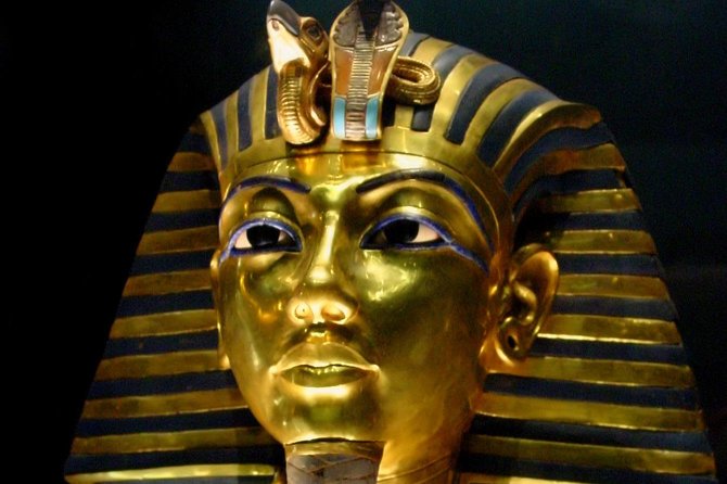 Full-Day Giza Pyramids, Egyptian Museum and bazaar Private Tour - The Egyptian Museum in a two-and-a-half-hour visit