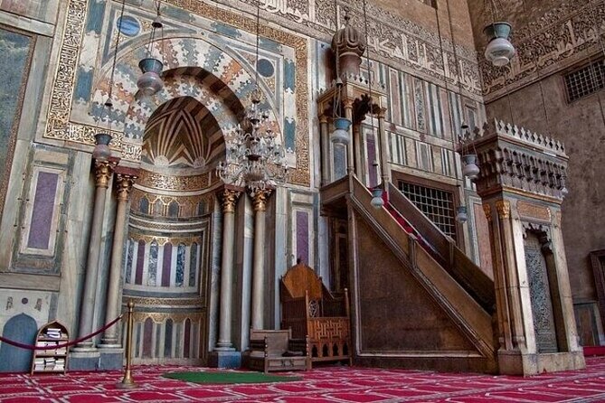 Full Day Giza Pyramids, Egyptian Museum and Khan El Khalili Bazar - Who should book this private Cairo tour?
