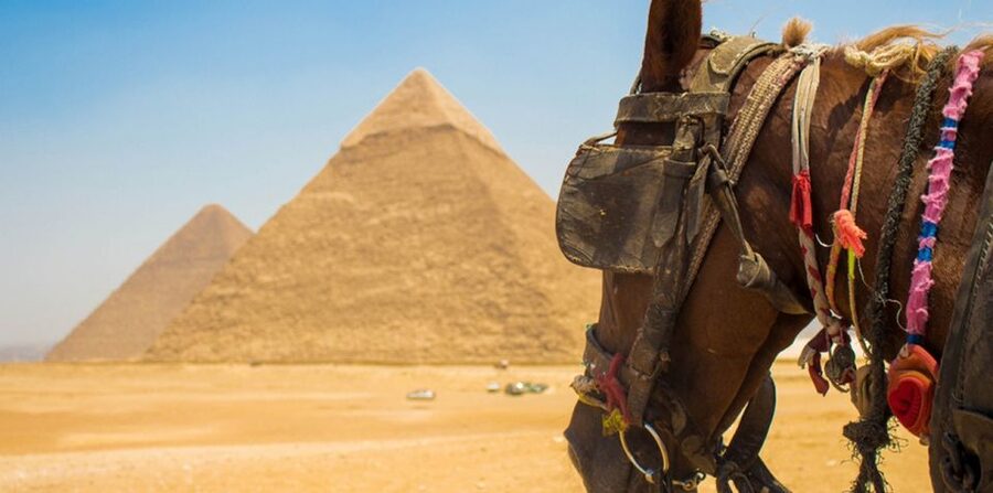 Giza: Arabian Horse Tour Around the Giza Pyramids - Approaching the Great Sphinx