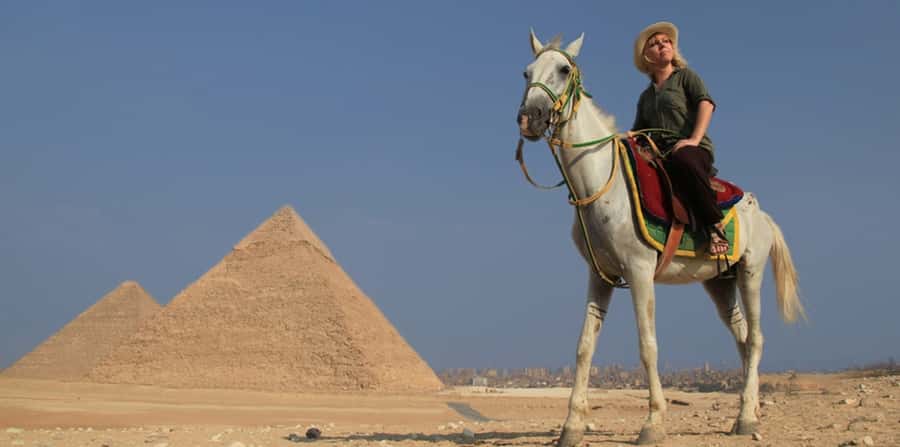 Giza: Arabian Horse Tour Around the Giza Pyramids - Hotel pickup and the ride to the stable