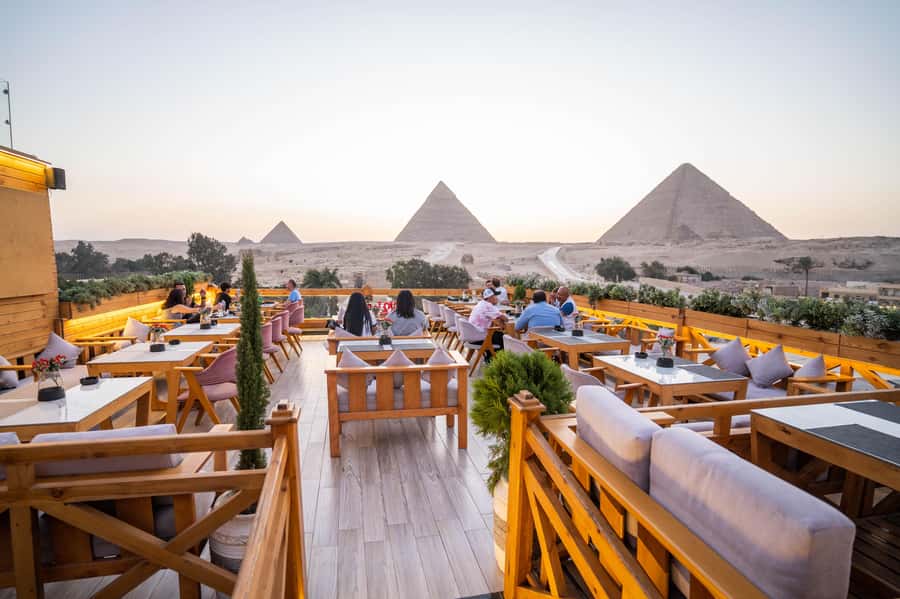 Giza: Dinner with Pyramids All Around You at Rooftop7000 - Two hours to enjoy the setting