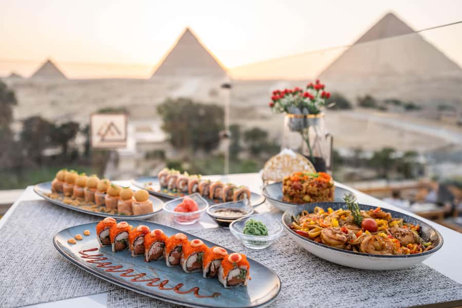Giza: Dinner with Pyramids All Around You at Rooftop7000 - Who should book this evening