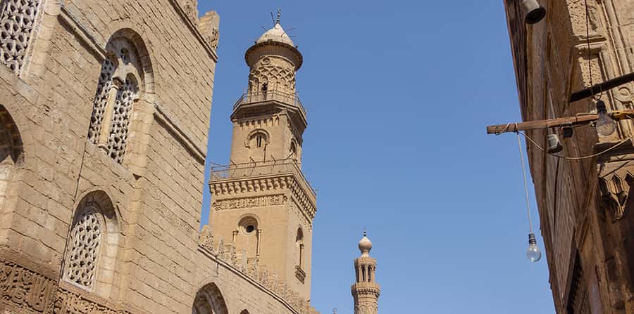 Giza: Egyptian Museum & Optional Khan el-Khalili Tour - Choosing between shared and private tours
