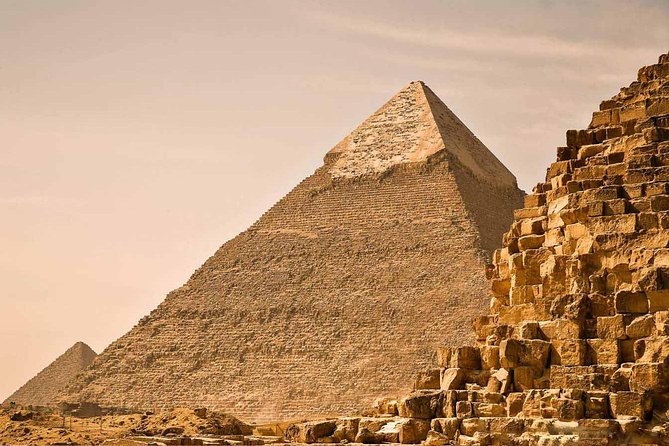 Giza Pyramids Sakkara and Dahshur - Giza, the Sphinx, and the famous three