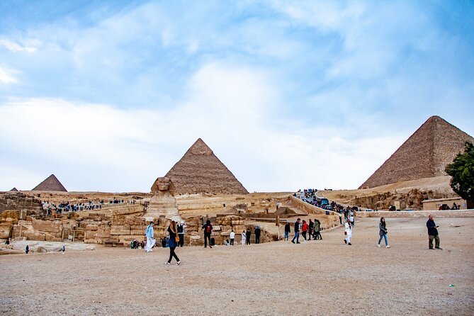 Giza Pyramids, Sphinx, Saqqara, and Memphis Private Day Tour - What a private tour changes