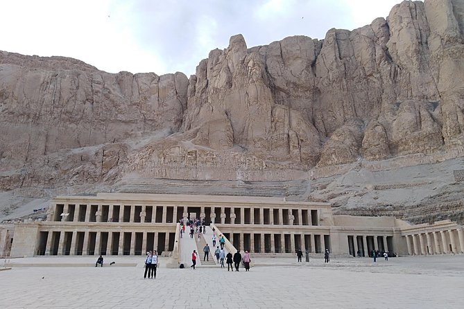 Guided Trip To the West Bank In Luxor - Who will enjoy this private morning most?