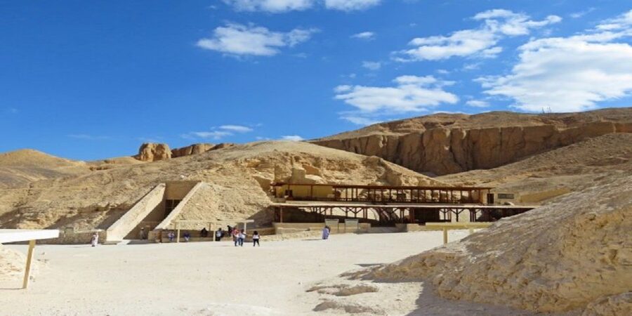 Hurghada: 2-Day Luxor Highlights & Hot Air Balloon & Hotel - What the $170 price really gives you