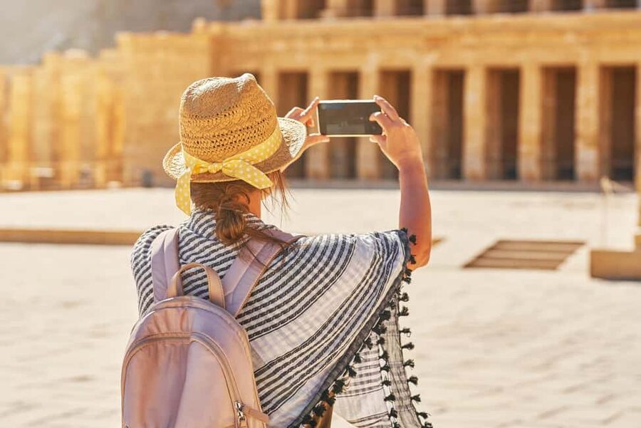 Hurghada: 2-Day Luxor Tour with Hotel, Balloon, & Nile Boat - The long road from Hurghada to Luxor