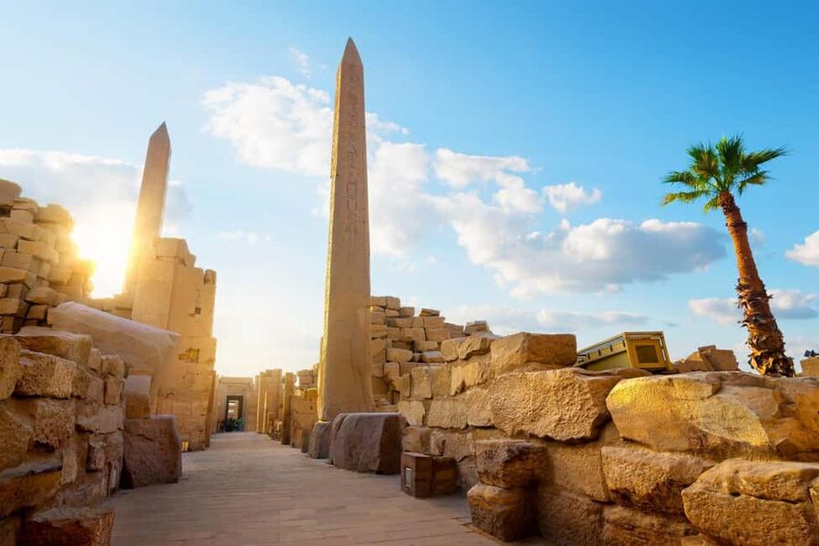 Hurghada: 2-Day Luxor Tour with Hotel, Balloon, & Nile Boat - Lunch and Luxor Temple after dark