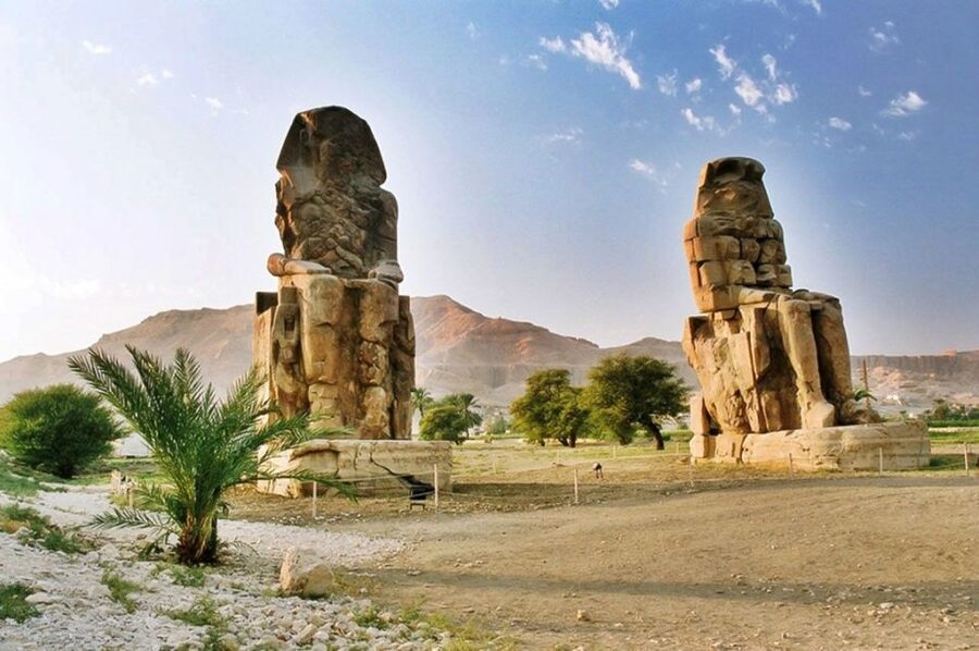 Hurghada: 2-Day Luxor Tour with Hotel, Balloon, & Nile Boat - Sunrise above the Valley of the Kings