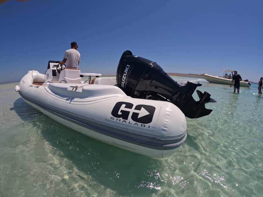 Hurghada: 4 Island Hopping Tour Dolphin, Snorkeling & Lunch - Group size, boat comfort, and service