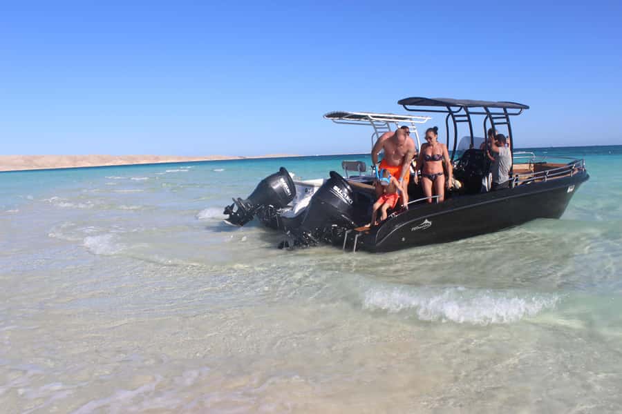 Hurghada: 4 Island Hopping Tour Dolphin, Snorkeling & Lunch - Orange Bay before the crowds