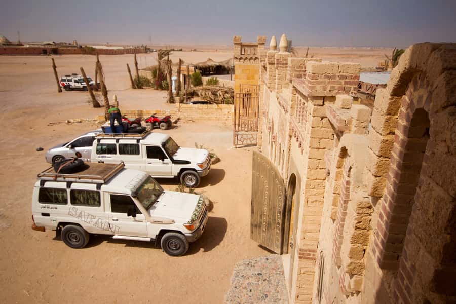 Hurghada: 6-Hour Jeep Desert Safari, Dinner, and Show - Meeting Bedouin traditions at the village