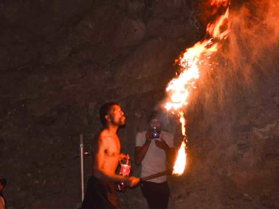 Hurghada: 6-Hour Jeep Desert Safari, Dinner, and Show - Bedouin dinner by the fire