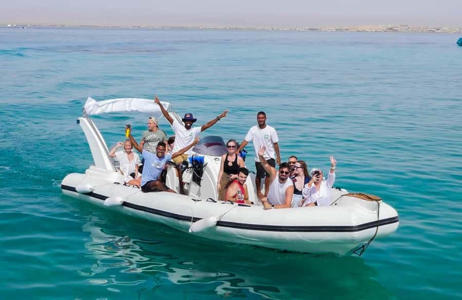 Hurghada: 6 Islands Tour with Dolphin Watching & Snorkelling - Juzur Abu Monqar and the White Island sandbank