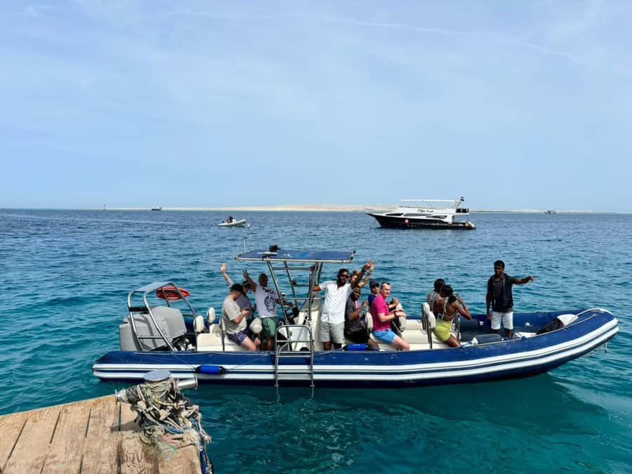 Hurghada: 6 Islands Tour with Dolphin Watching & Snorkelling - Food, drinks, and what the $51 covers