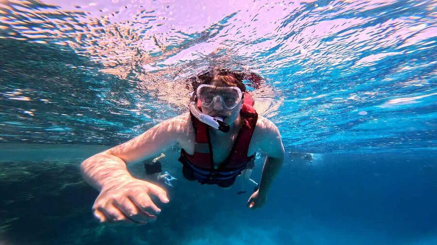 Hurghada: Beginners Scuba Diving Full-Day Boat Trip & Lunch - Hotel pickup and the morning boat ride