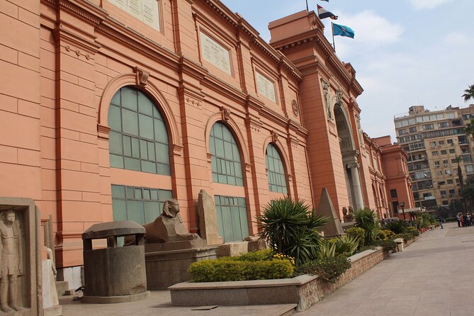 Hurghada Cairo Pyramids day tour by plane - Small group - The Egyptian Museum and Tutankhamun’s treasures