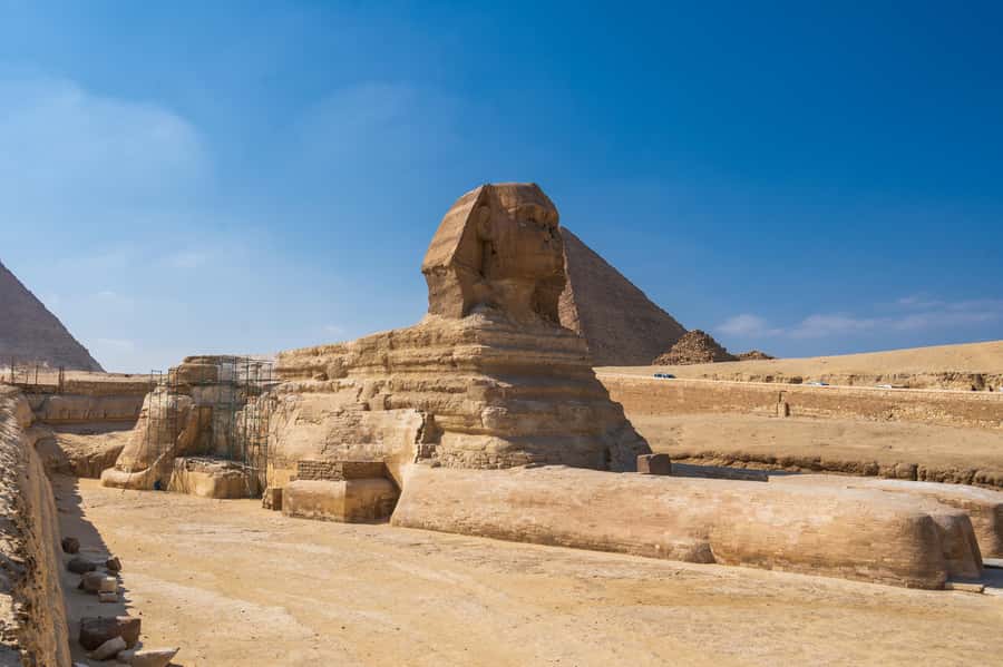 Hurghada: Cairo Pyramids, Sphinx, Museum & Bazaar Day Tour - Who should book this experience?