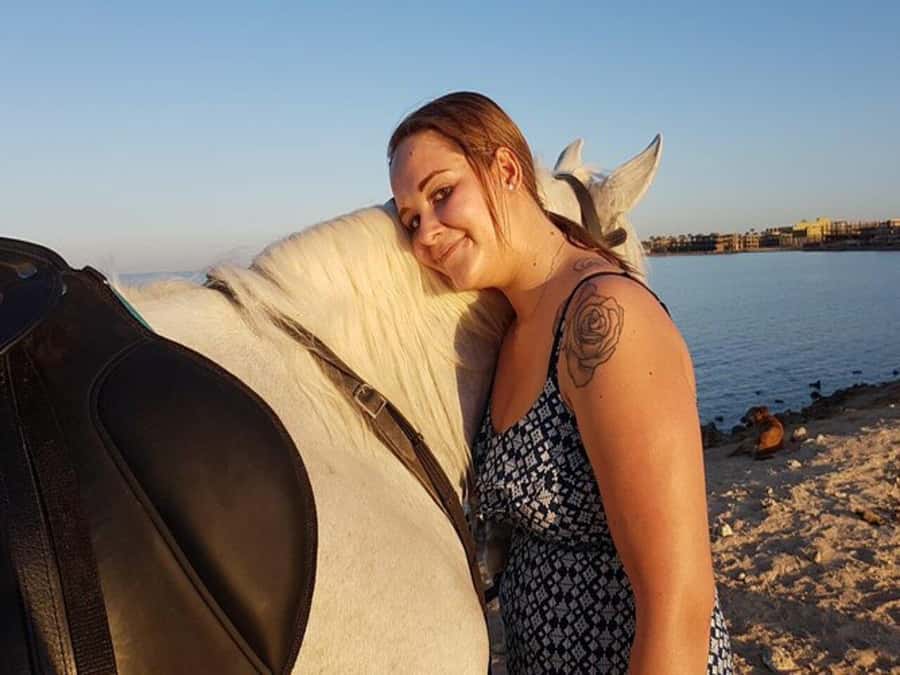 Hurghada: Desert and Sea Horseback Riding Tour with Transfer - What to wear and bring