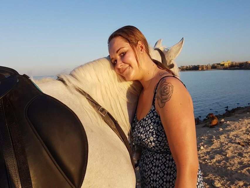 Hurghada: Desert and Sea Horseback Riding Tour with Transfer - What the guides add to the experience