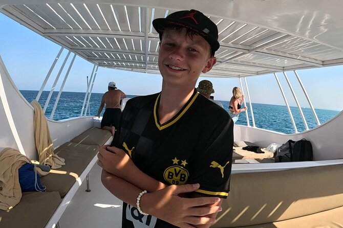 Hurghada Diving Adventure one Day with two Dives Boat Trip - Lunch, drinks, and the practical comfort factor