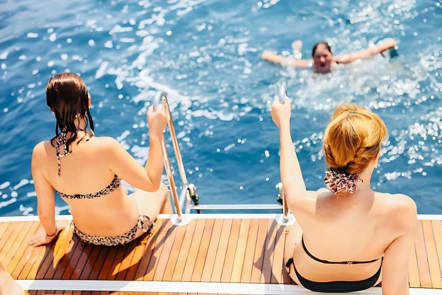 Hurghada: Dolphin Cruise with Snorkeling & Buffet Lunch - What the $26 price really covers