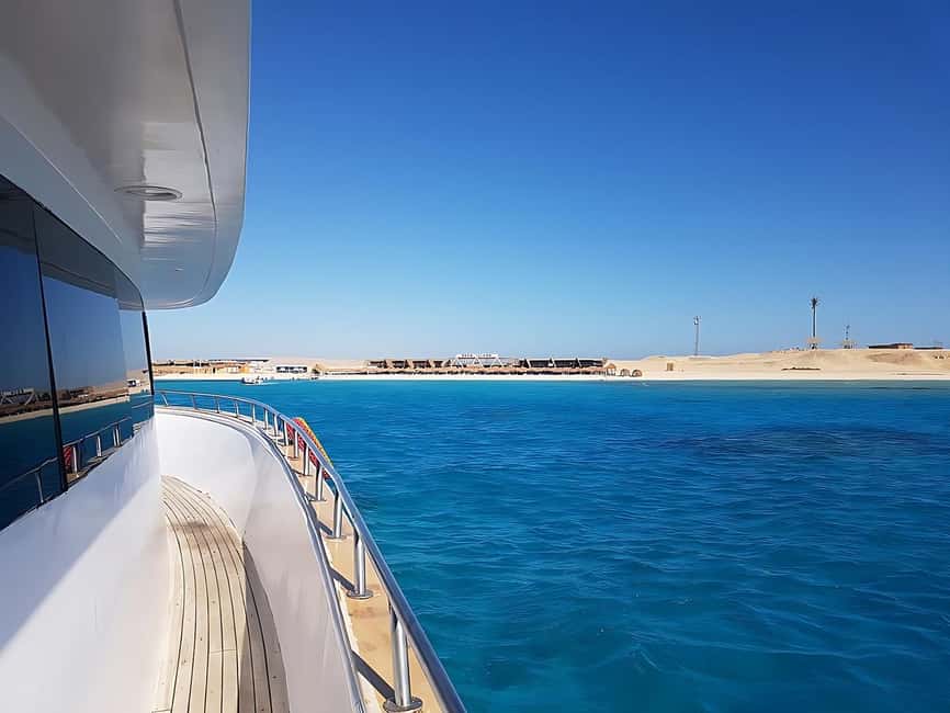 Hurghada:Eden Island Full-Day Trip with Water sports & Lunch - Lunch on board and the question of service