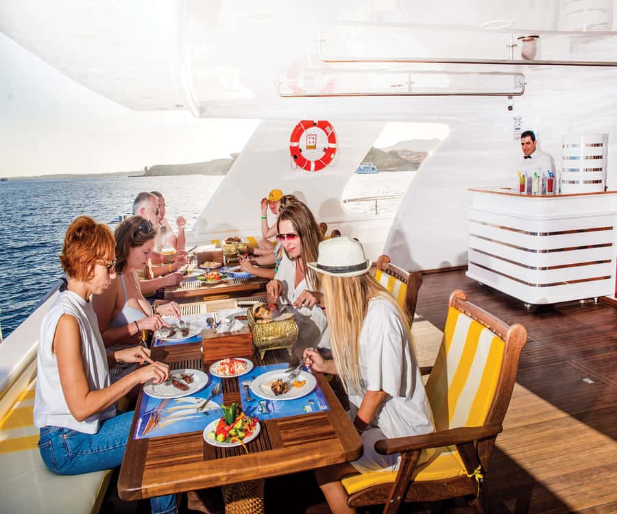 Hurghada: Elite vip snorkeling cruise with BBQ buffet lunch - The morning pickup and marina departure