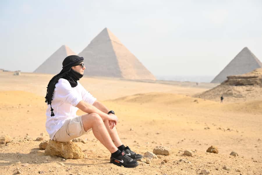 Hurghada: Giza Pyramids, Sphinx, Museum & Old Souq Day Trip - Giza Plateau: pyramids, Sphinx, and the Valley Temple