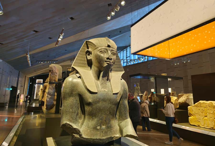 Hurghada: Grand Egyptian Museum, Pyramids & Sphinx Day Tour - The Great Pyramid and the Giza plateau